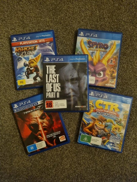 PS4 slim + 2 controllers + 5 games Carousel 2
