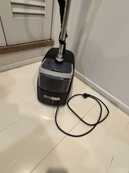 Wertheim pro garment steamer - as new Carousel 4
