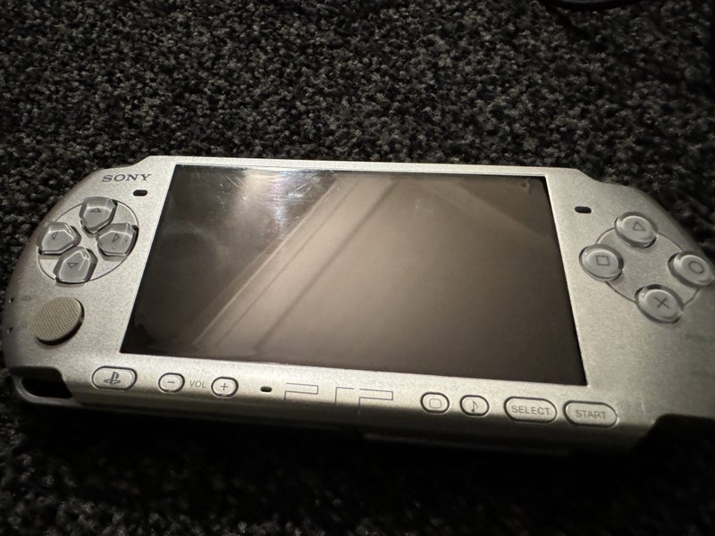 PSP 3002 Silver Carousel 2