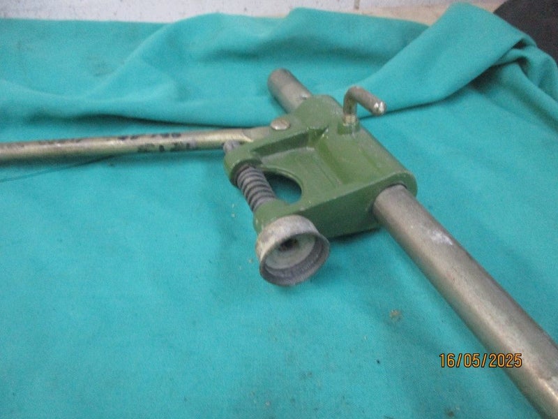 BOTTLE CAPPER $2-RES Carousel 2