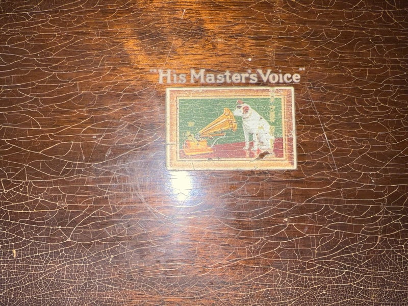His Master’s Voice (HMV) 467SB Valve Radio Carousel 2