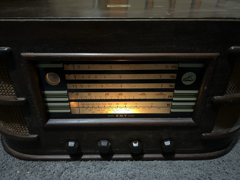 His Master’s Voice (HMV) 467SB Valve Radio Carousel 6