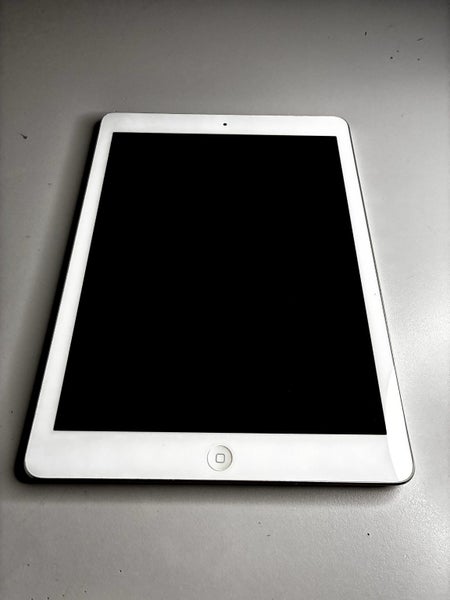 IPAD AIR-FANTASTIC CONDITION628632219157791117