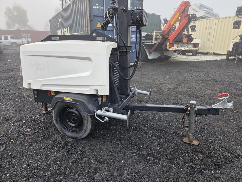 Atlas Copco V +5 Diesel Light Tower Carousel 2