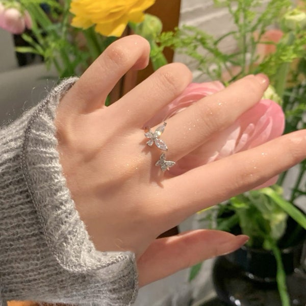Elegant Double Butterfly Adjustable Ring Carousel 2