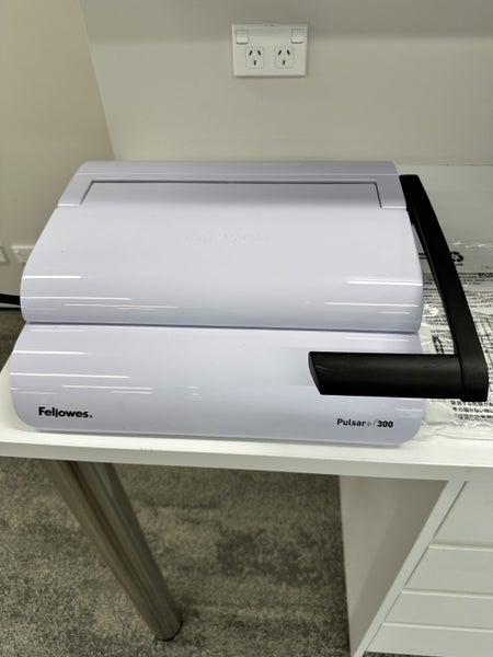 Fellowes Pulsar 300 Binder Carousel 1