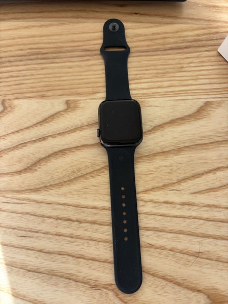 Apple Watch Series 6 (44mm) – Space Grey Aluminium Case Carousel 2