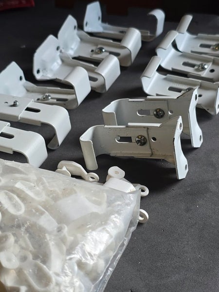 5x Curtain rails + hardware Carousel 2
