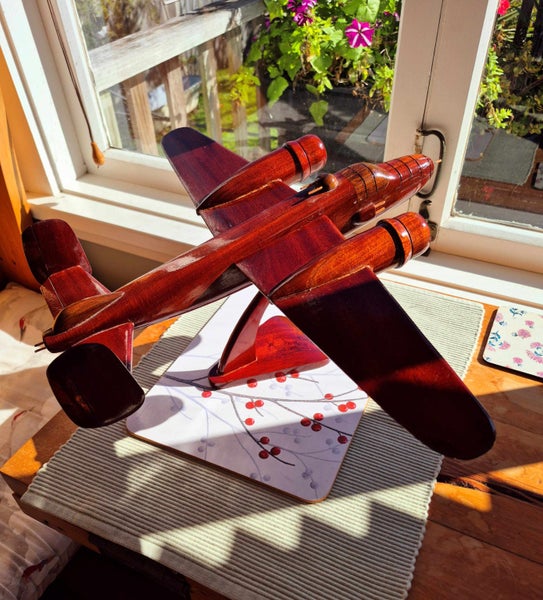 Wooden Model Aircraft - WWII B25 Mitchell Bomber - 1:32 Scale - Mahogany Carousel 1