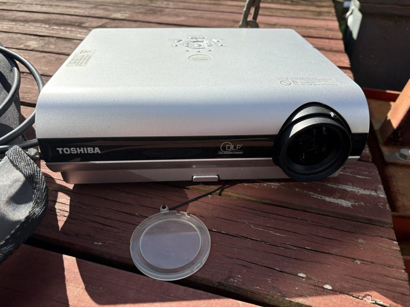 toshiba tdp s25 projector Carousel 2