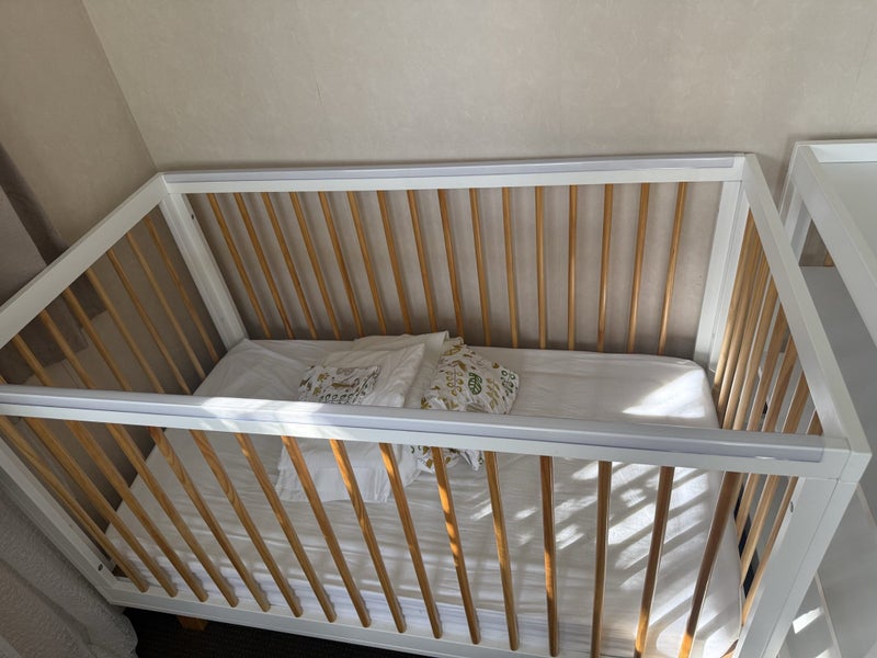 Mocka Bundle. Cot, change table, chair and extras Carousel 2