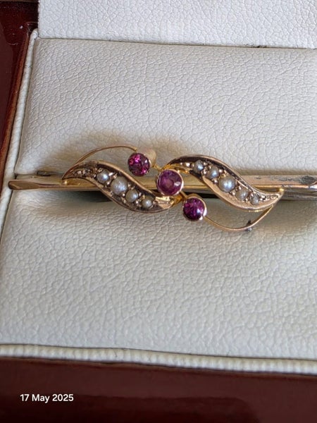 Victorian 9ct Gold Pink Stone and Seed Pearl Brooch 1.43gm Carousel 2