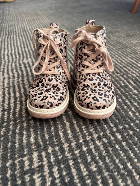 Pretty Brave kids boots size 24 Carousel 2