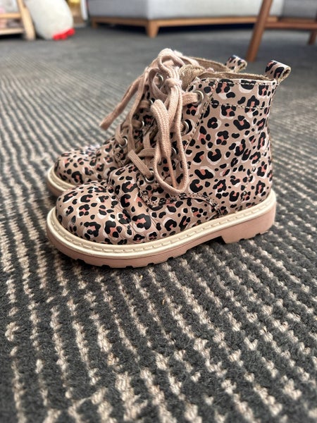 Pretty Brave kids boots size 24 Carousel 1