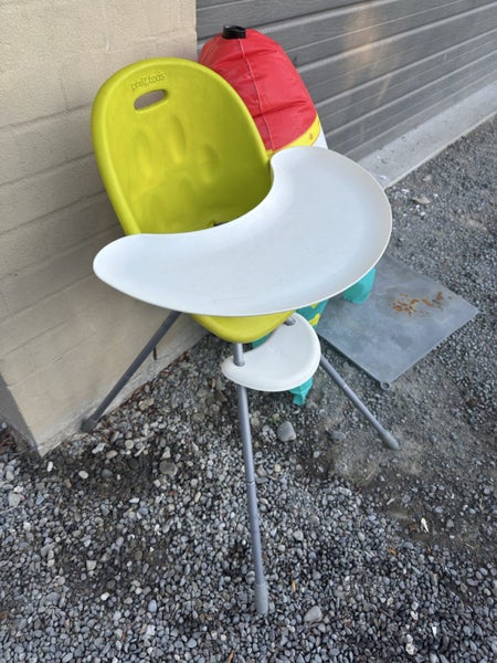 Phil & Ted’s high chair Carousel 1