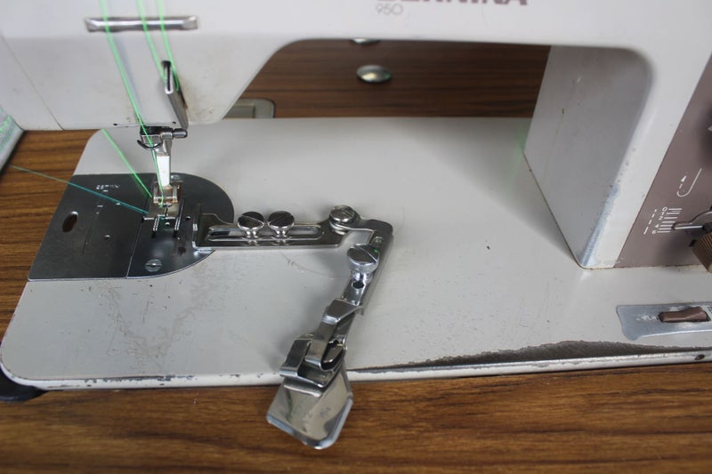 BERNINA 950 INDUSTRIAL ZIG ZAG with NEW SERVO MOTOR Carousel 7