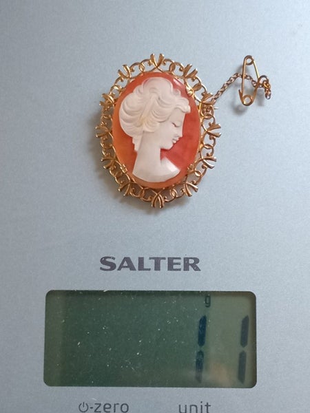 Estate Sale Antique - 9CT Large Cameo Brooch Carousel 2