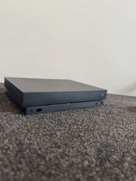 Xbox One S and Accessories62863850885762112