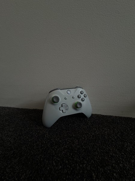 Xbox One S and Accessories62863850885762114