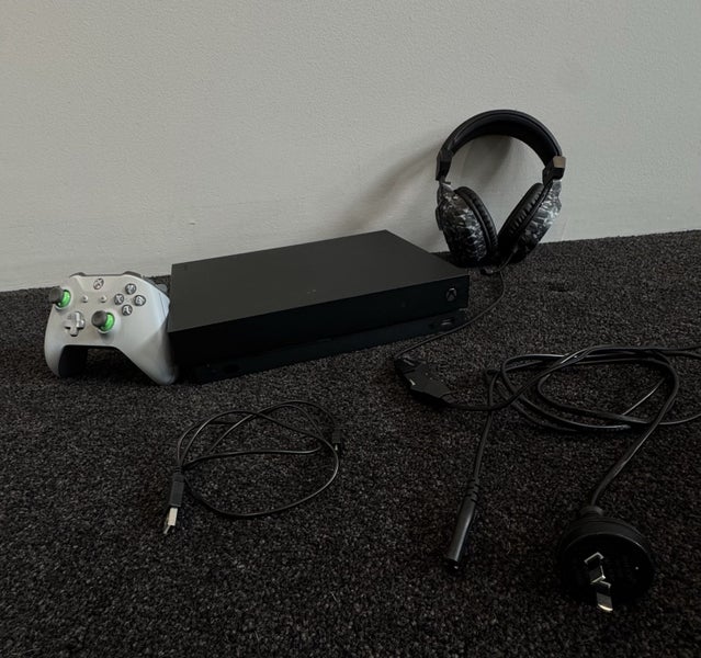 Xbox One S and Accessories Carousel 1