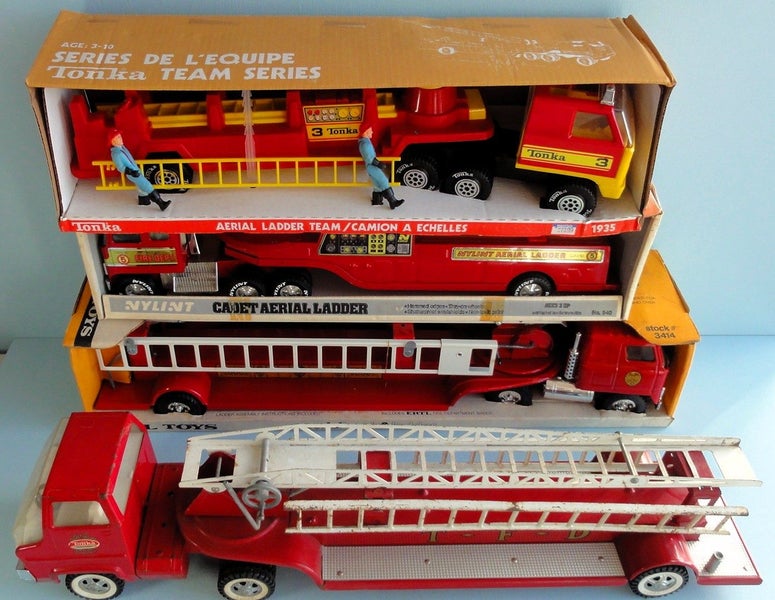 Huge Vintage Nylint Steel Aerial Ladder Fire Engine Carousel 10