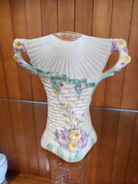 Vase(archer wood) Carousel 1