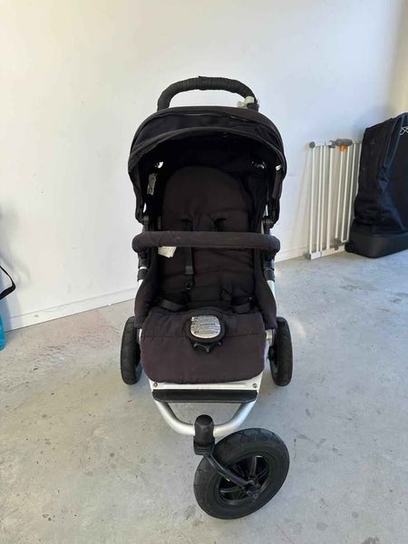 Mountain Buggy Swift pram Carousel 2