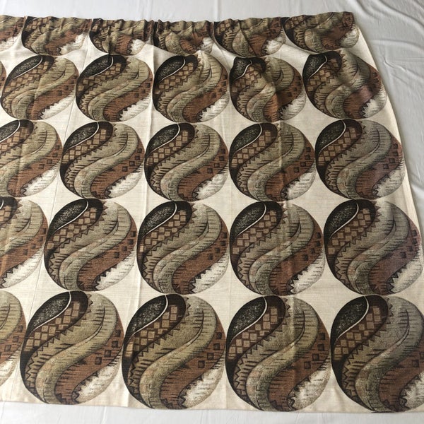 Vintage Curtain Carousel 2