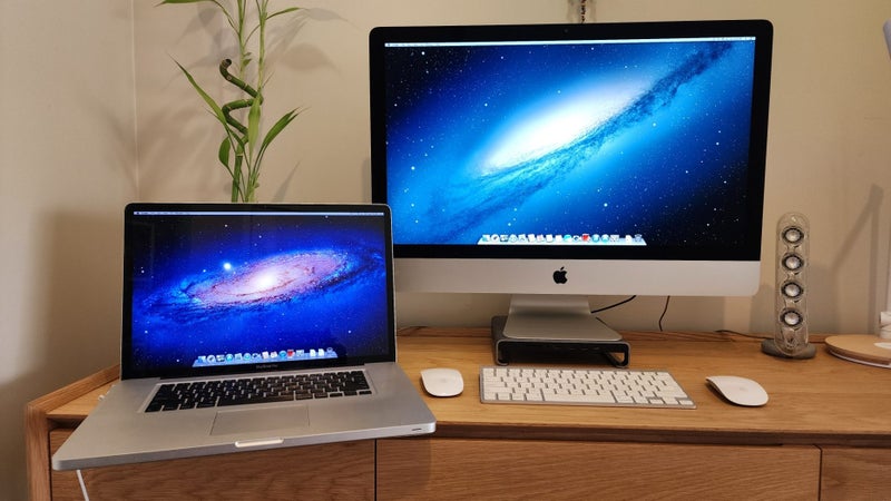 Macbook Pro 17 inch + iMac 27 inch Carousel 1