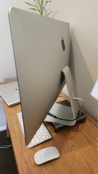 Macbook Pro 17 inch + iMac 27 inch Carousel 2