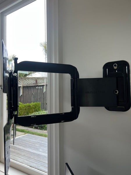 TV Wall Bracket Carousel 3