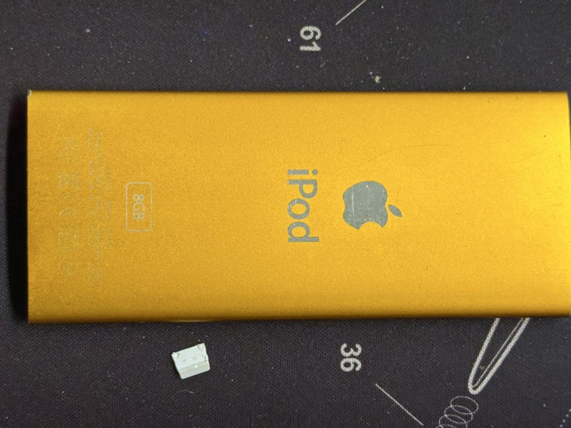 iPod Nano 5th Gen 8GB Carousel 2