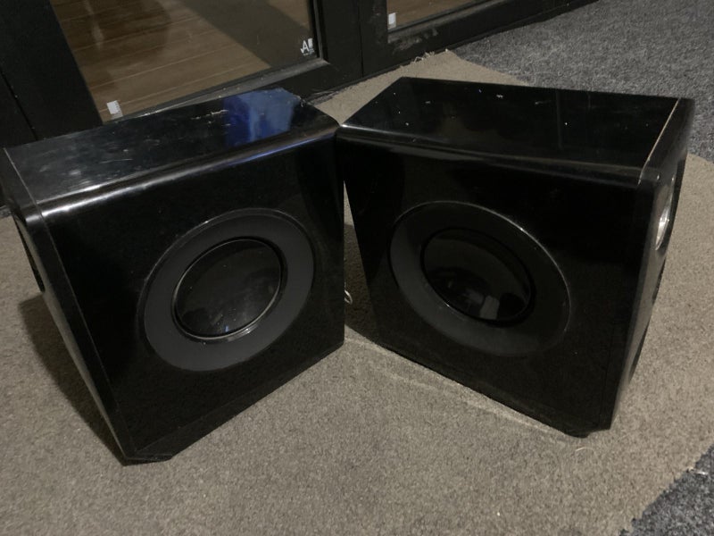 Book shelf / home theatre LG Speakers (Pair) Carousel 1