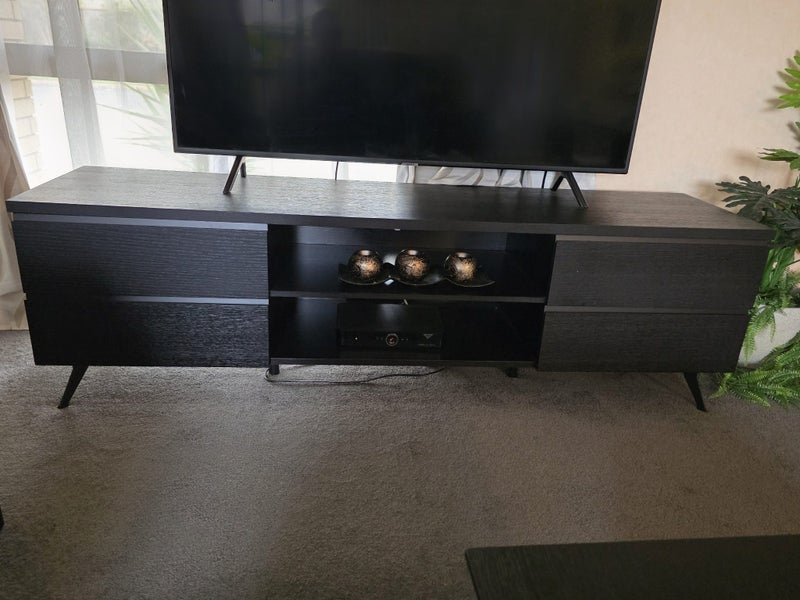 Viva Entertainment Unit Carousel 1