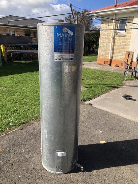 Hot water cylinder 180L Carousel 2