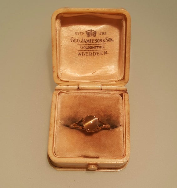 Antique 9ct Gold Natural Chrysoberyl Cats Eye Ring Carousel 2