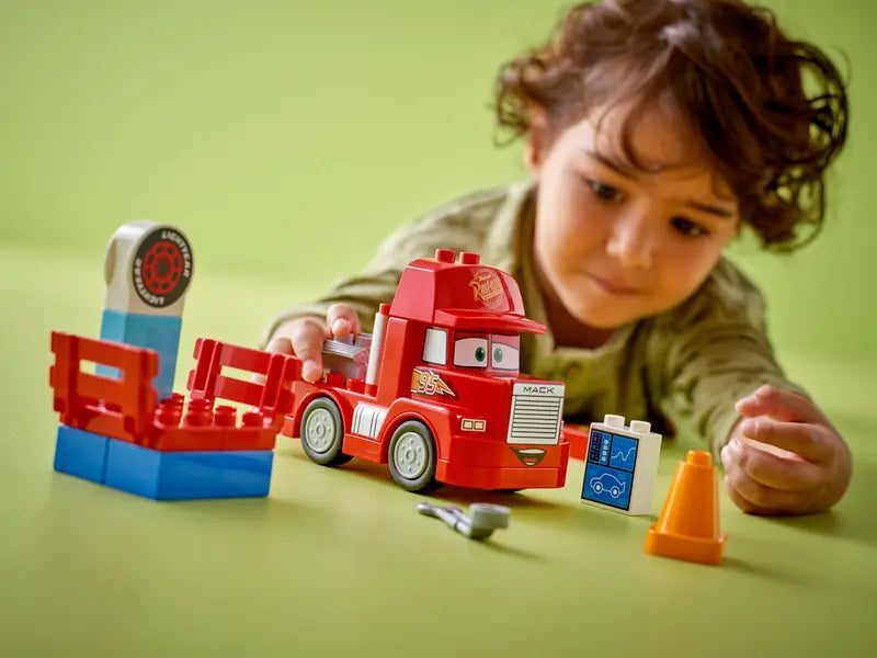 Lego Duplo Mack at the Race 10417 Carousel 4