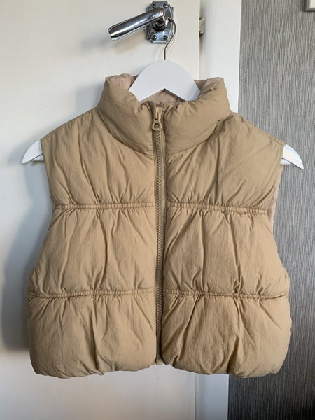 Girls Puffa Vest - Size 11-12 Carousel 1