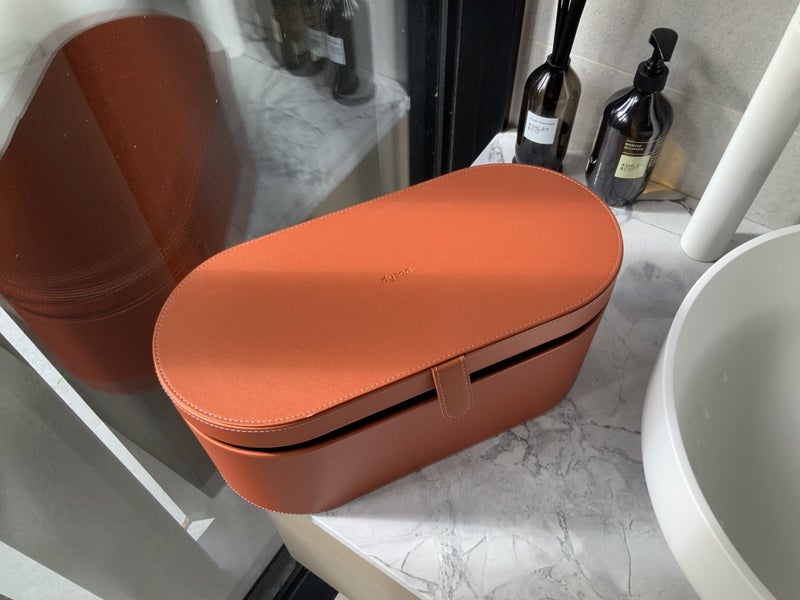 Dyson Air wrap Carousel 4