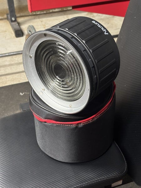 Aputure Fresnel 2X62937631543298111