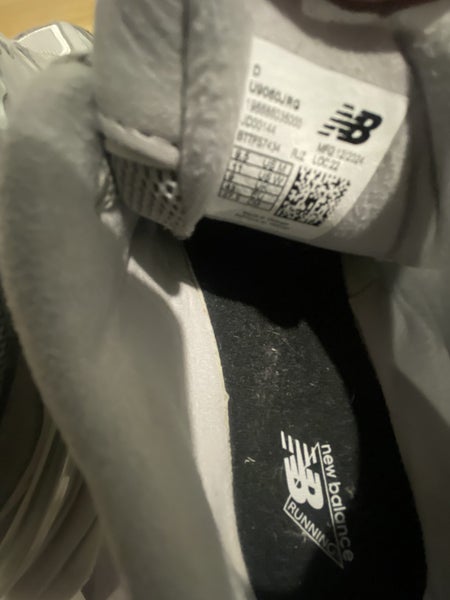 New balance 9069 Carousel 1