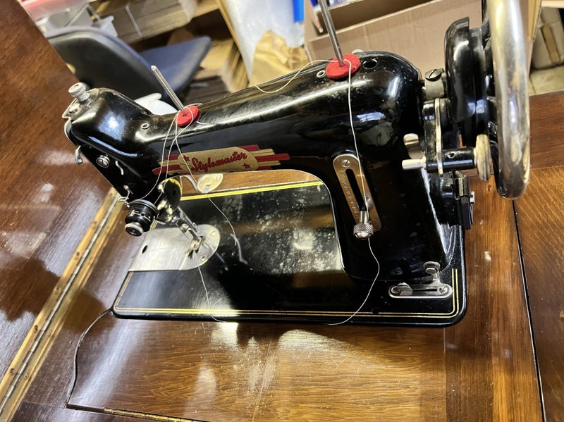 Vintage Stylemaster Sewing Machine - OFFERS WELCOME62947153454082112