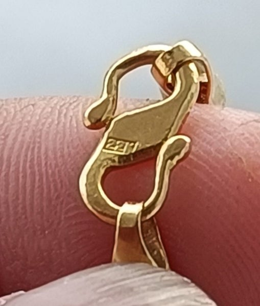 22ct(Stamped )twisted rope gold chain 5.1gm. Carousel 4