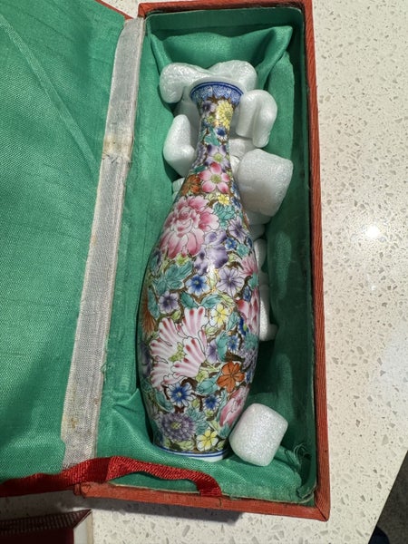 Ornamental Vase Carousel 1