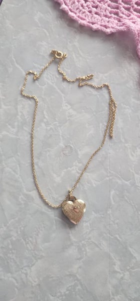 VINTAGE Rolled Gold Heart Locket and Chain Carousel 1
