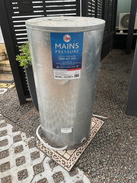 Rheem mains pressure hot water cylinder Carousel 1