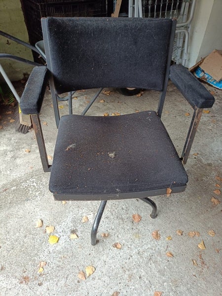 Office Chair Carousel 1