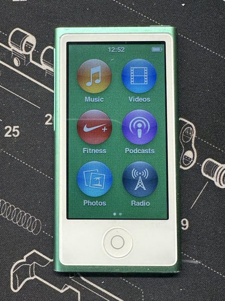 iPod Nano 7th Gen 16GB Carousel 1