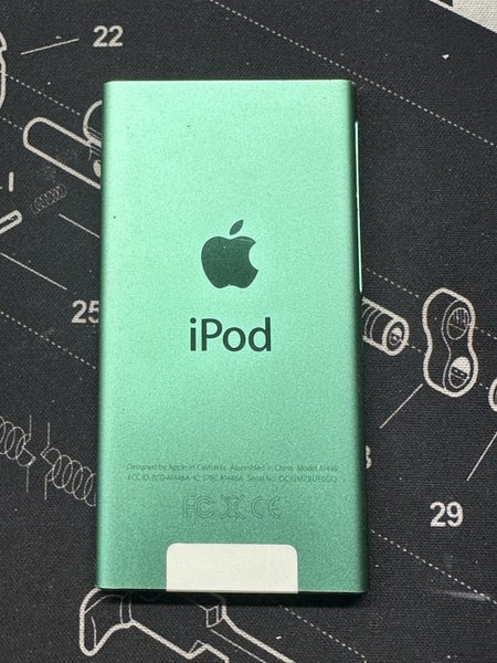 iPod Nano 7th Gen 16GB Carousel 2