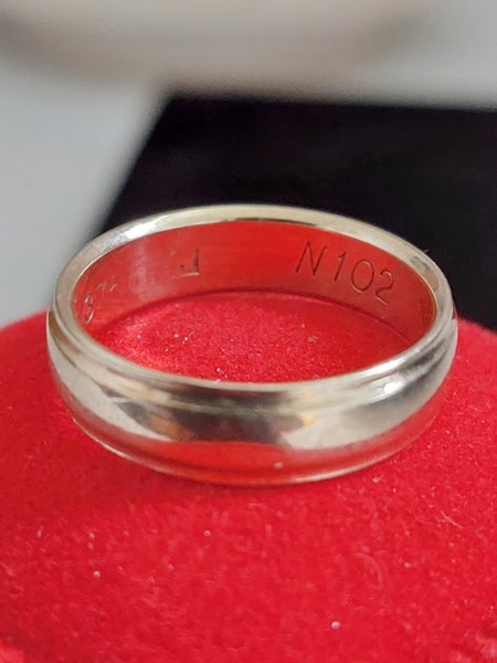 9ct Gold Band 3.4gms Carousel 2